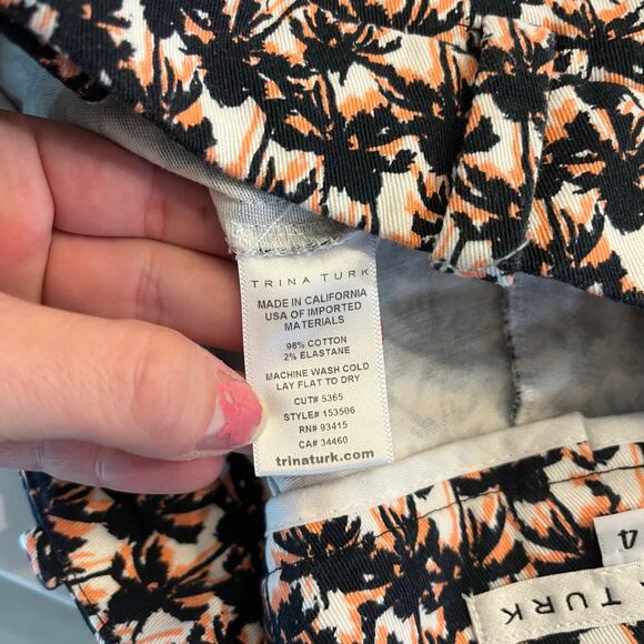 Trina Turk Shorts Palm Tree Print‎ Size 4 - Picture 5 of 8